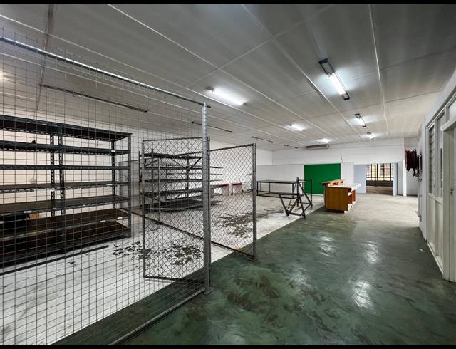 808M² WAREHOUSE TO LET IN STAMFORD HILL